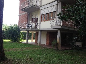 Lido di Camaiore, Appartamento in zona residenziale : appartamento In vendita  Lido di Camaiore